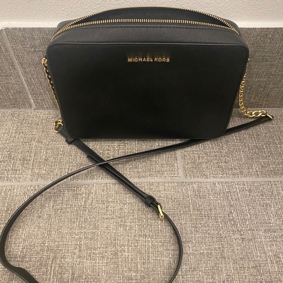Michael Kors Handbags - Michael Kors Saffiano Leather Crossbody Bag